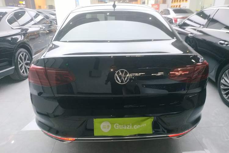 Used Volkswagen Magotan 2023 2 Million Units Limited Edition 330TSI DSG Leading Version
