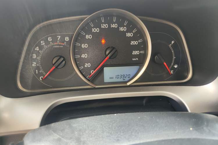 Used Toyota RAV4 2016 2.0L CVT Two-Wheel Drive Fashion Edition China V Standard
