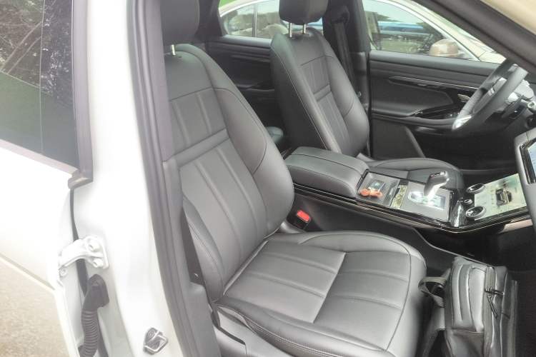 Used Land Rover Range Rover Evoque 2020 249 PS R-DYNAMIC S Blackened Sport Technology Edition