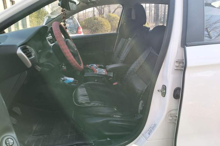 Used Peugeot 301 2016 1.6L Manual Comfort Edition
