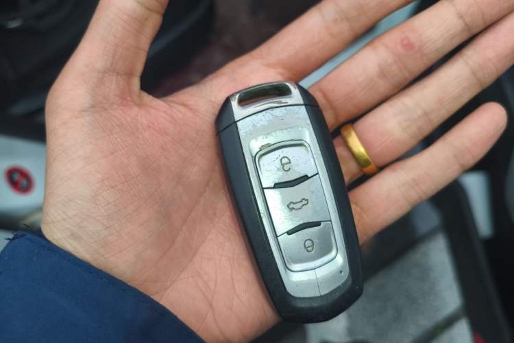 Used Geely Auto Emgrand 2016 Sedan 1.5L CVT Upward Version
