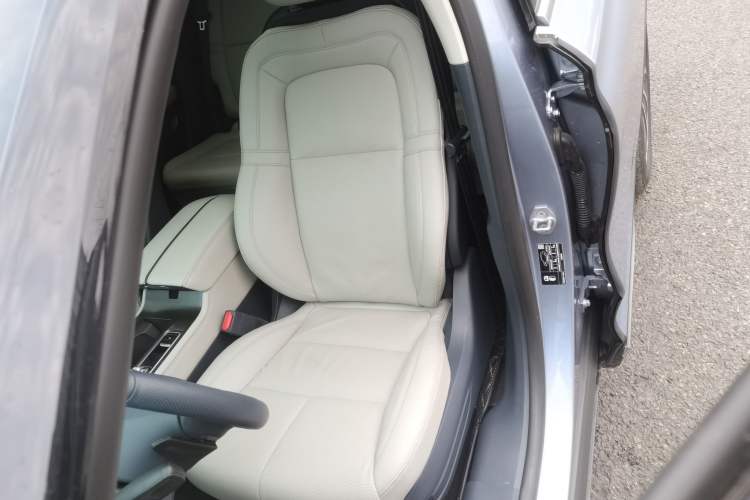 Used Lincoln Corsair 2023 2.0T Two-Wheel-Drive Luxury Edition