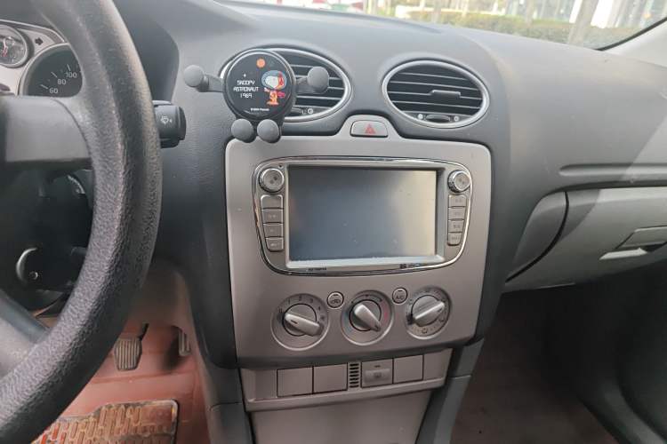 Used Ford Focus 2013 Hatchback Classic 1.8L Manual Fashion Edition
