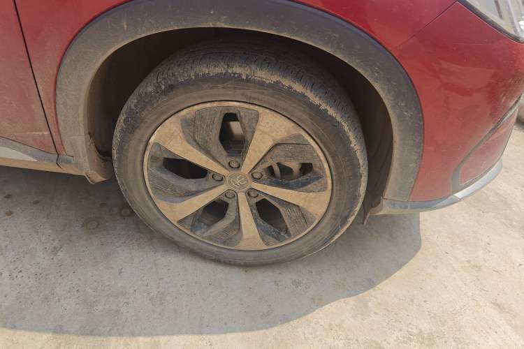 Used BYD Song PLUS New Energy 2021 EV Deluxe Model Right Front Wheel Hub