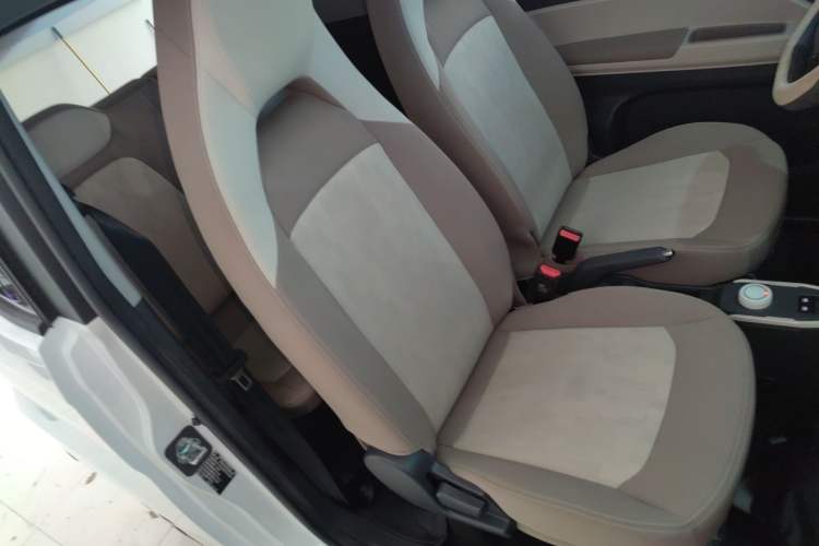 Used Chery QQ Ice Cream 2024 Youth Edition 205km Milkshake