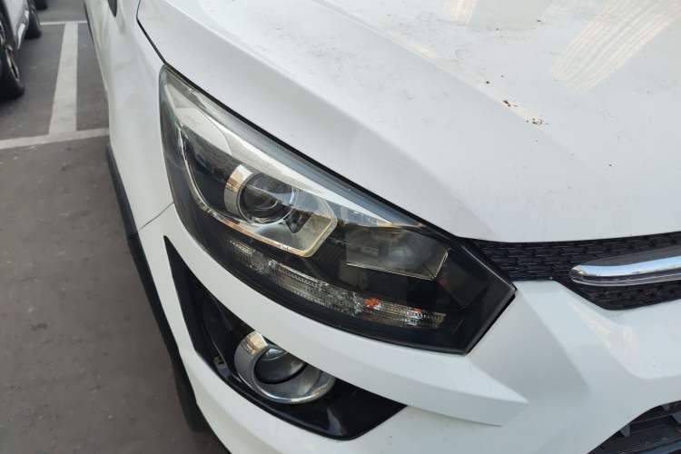 Used BAIC Senova X25 2015 1.5L manual Comfort trim level