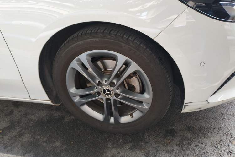 Used Mercedes-Benz B-Class 2020 B 200 Sport Edition Right Front Wheel Hub