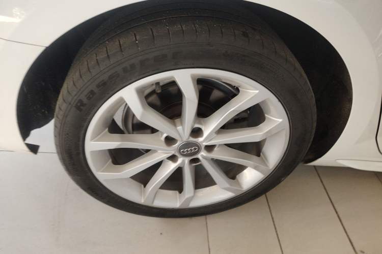 Used Audi A4L 2019 40 TFSI Fashion Version China V