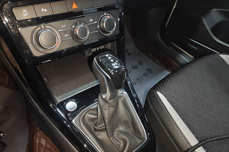 Used Volkswagen Tacqua 2021 280TSI DSG EnjoyPro Smart Connectivity Version