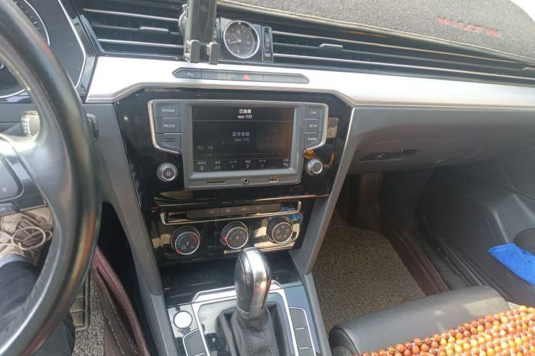 Used Volkswagen Magotan 2017 330TSI DSG Leading Model Audio And AC Panel