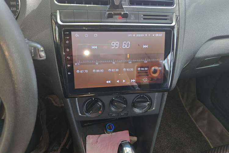 Used Volkswagen Polo 2014 1.4L Automatic Comfort Edition Audio And AC Panel