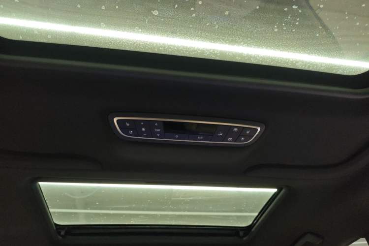 Used Buick GL8 2022 ES Land Cruiser 653T Luxury Model
