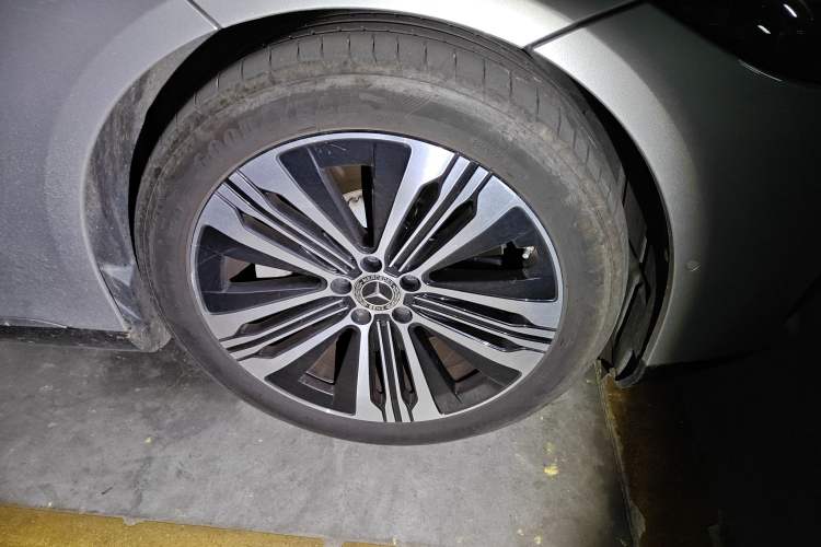 Used Mercedes-Benz EQS 2022 Updated Version 450+ Pioneer Edition Right Front Wheel Hub