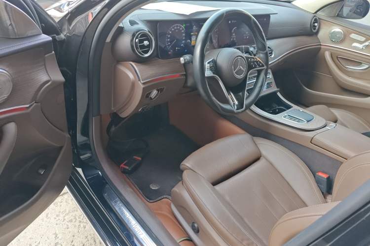 Used Mercedes-Benz E-Class 2022 Second Facelift E 300 L Fashion Edition
