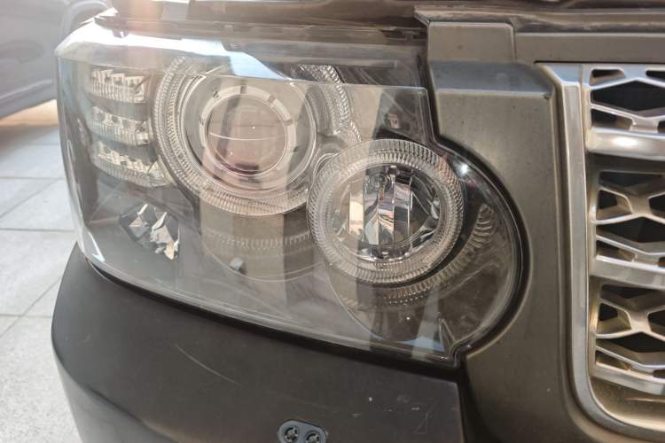 Used Land Rover Range Vogue 2011 5.0 V8 5-Seater Parallel Import Right Front Headlight