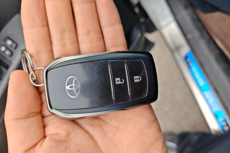 Used Toyota RAV4 2016 2.0L CVT Two-Wheel Drive Fashion Edition China V Standard