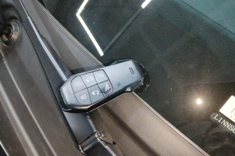 Used XPeng X9 2024 640 All-Wheel Drive High-Performance Max