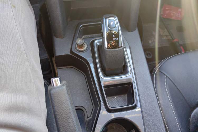 Used JMC Yuhu 7 2020 2.0T Diesel Automatic 2WD Comfort Plus Long Wheelbase China VI Emission Standard JX4D20A6L
