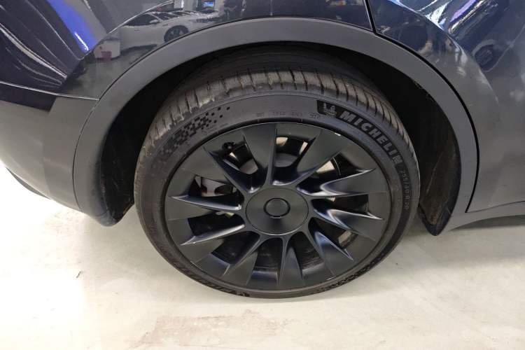 Used Tesla Model Y 2024 Long-Range All-Wheel-Drive Version