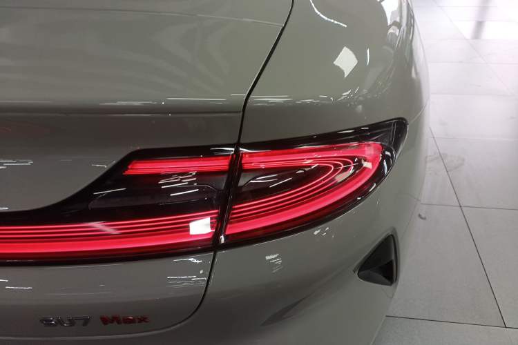 Used Xiaomi Auto SU7 2024 Four-Wheel Drive Ultra-Long Range Advanced Intelligent Driving Max Edition