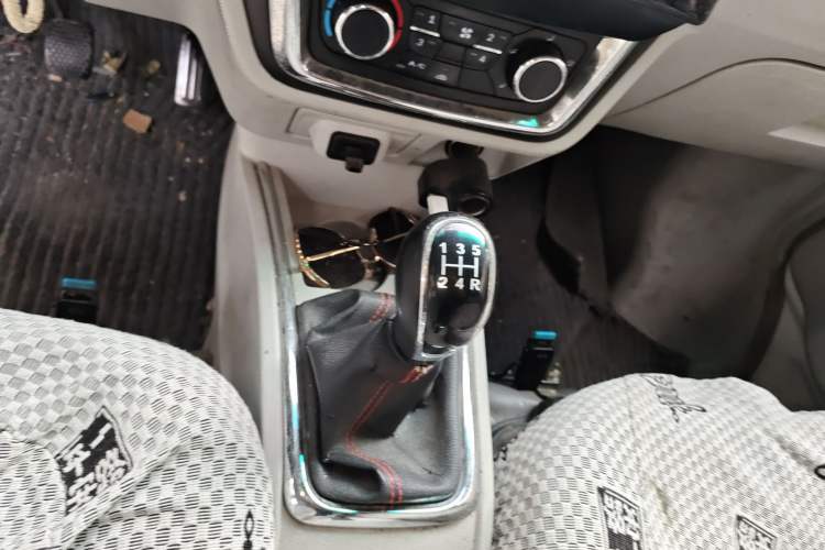 Used Jinbei New Hiace S 2018 1.5L Wealth Edition DLCG14 Gear Lever
