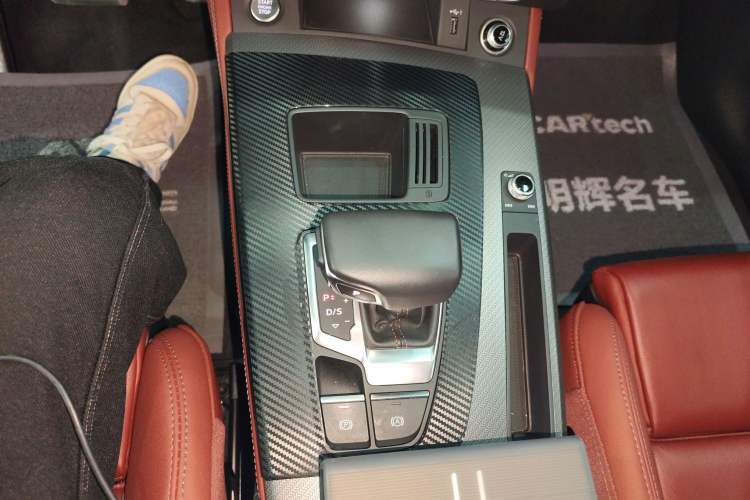 Used Audi Q5L 2022 40T Fashionable and Dynamic Model
