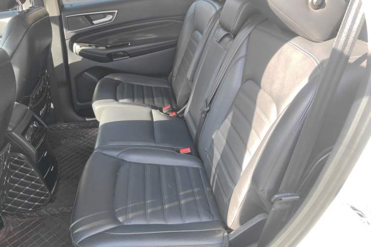 Used Ford Edge 2018 EcoBoost 245 Two-Wheel-Drive Titanium 7-Seater China V Standard
