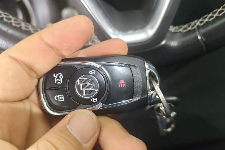 Used Buick Regal 2017 20T Elite Edition Vehicle Key