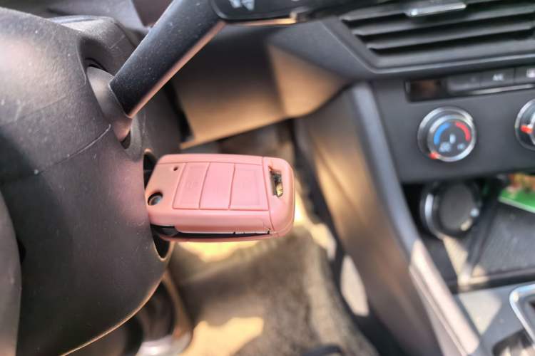 Used Volkswagen Bora 2021 1.5L Manual Fashion Smart Connect Edition
