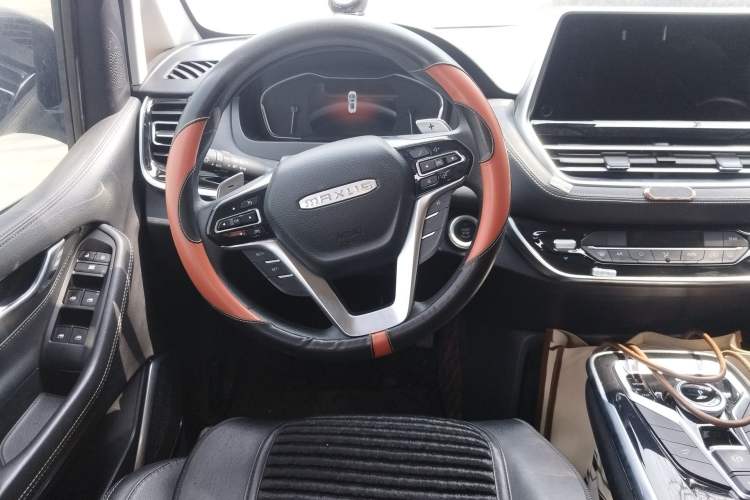 Used SAIC MAXUS G20 2023 PLUS 2.0T Gasoline Automatic Luxury Edition
