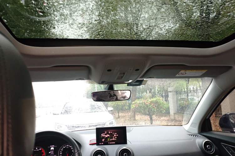 Used Audi Q2L 2021 35 TFSI Progressive Dynamic Edition Headliner