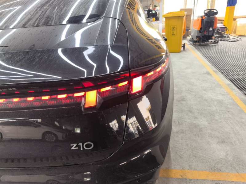 Used Lynk & Co Z10 2025 71 kWh 602 km Range Rear-Wheel Drive Pro — 7