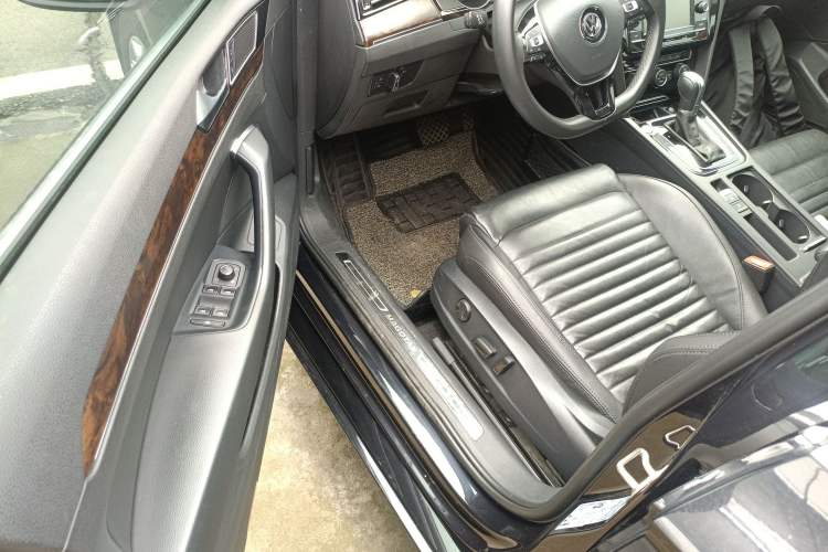 Used Volkswagen Magotan 2018 Facelift 330TSI DSG Luxury Model Driver Seat