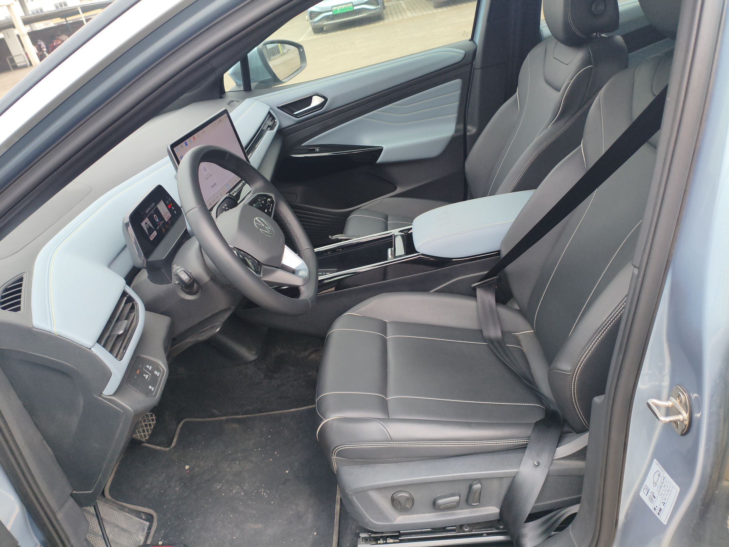 Переднее сиденье в автомобиле