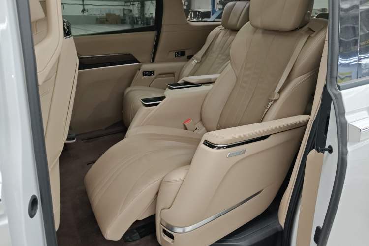 Used Buick Century 2023 2.0T Seven-Seater Deluxe Edition