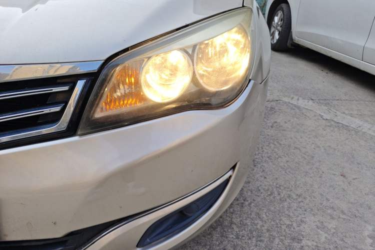 Used Roewe 350 2015 1.5L Manual Luxury Sunroof Edition
