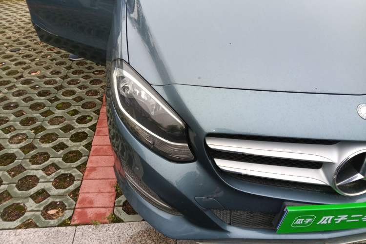 Used Mercedes-Benz B-Class 2015 B 200 Sport Edition Right Front Headlight