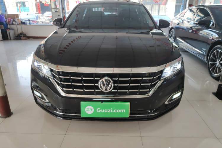 Used Volkswagen Passat 2020 Revised Version 330TSI Luxury Edition China VI Standard