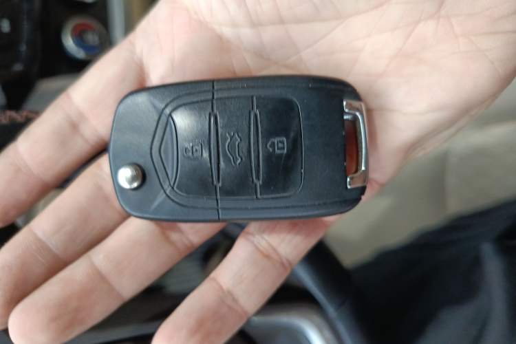 Used Baojun 730 2014 1.5L manual standard trim 7 seats