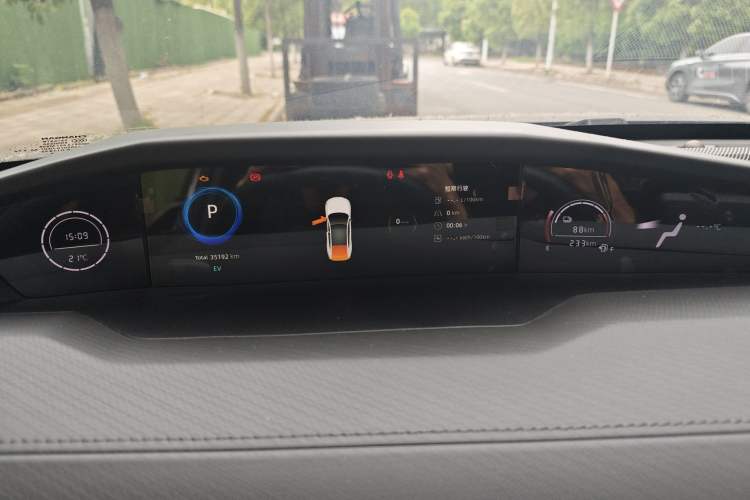 Used CHANGAN UNI-V iDD 2023 ZhiDian iDD 1.5T 113km Smart & Fun Version