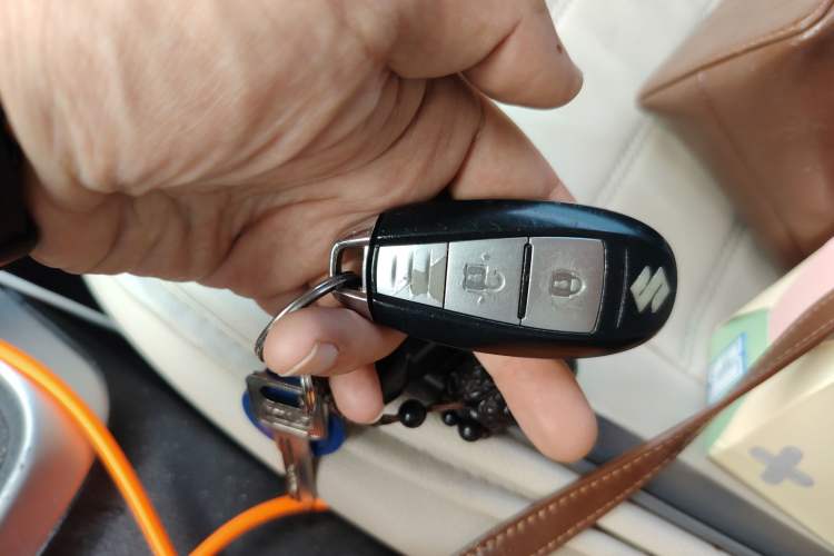 Used Suzuki S-Cross 2014 1.6L CVT Two-Wheel Drive Entry Model Vehicle Key