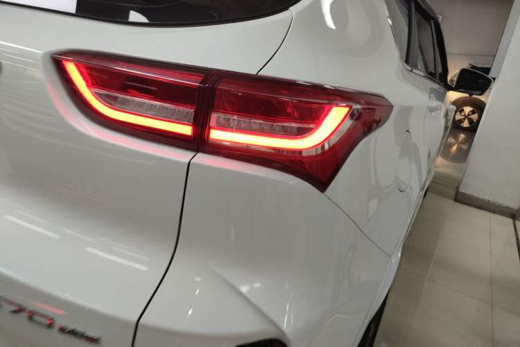 Used JETOUR X70 2020 1.5T DCT YueXing Edition 7-Seater Right Rear Taillight