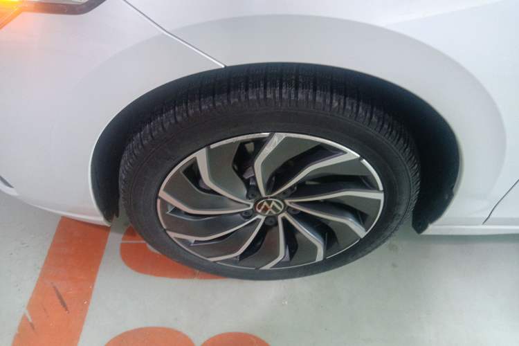 Used Volkswagen Golf 2021 280TSI DSG Pro Left Front Wheel Hub