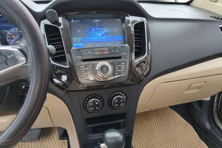 Used FAW Yingzhi G3 2015 1.5L CVT Zhihao Edition Audio And AC Panel
