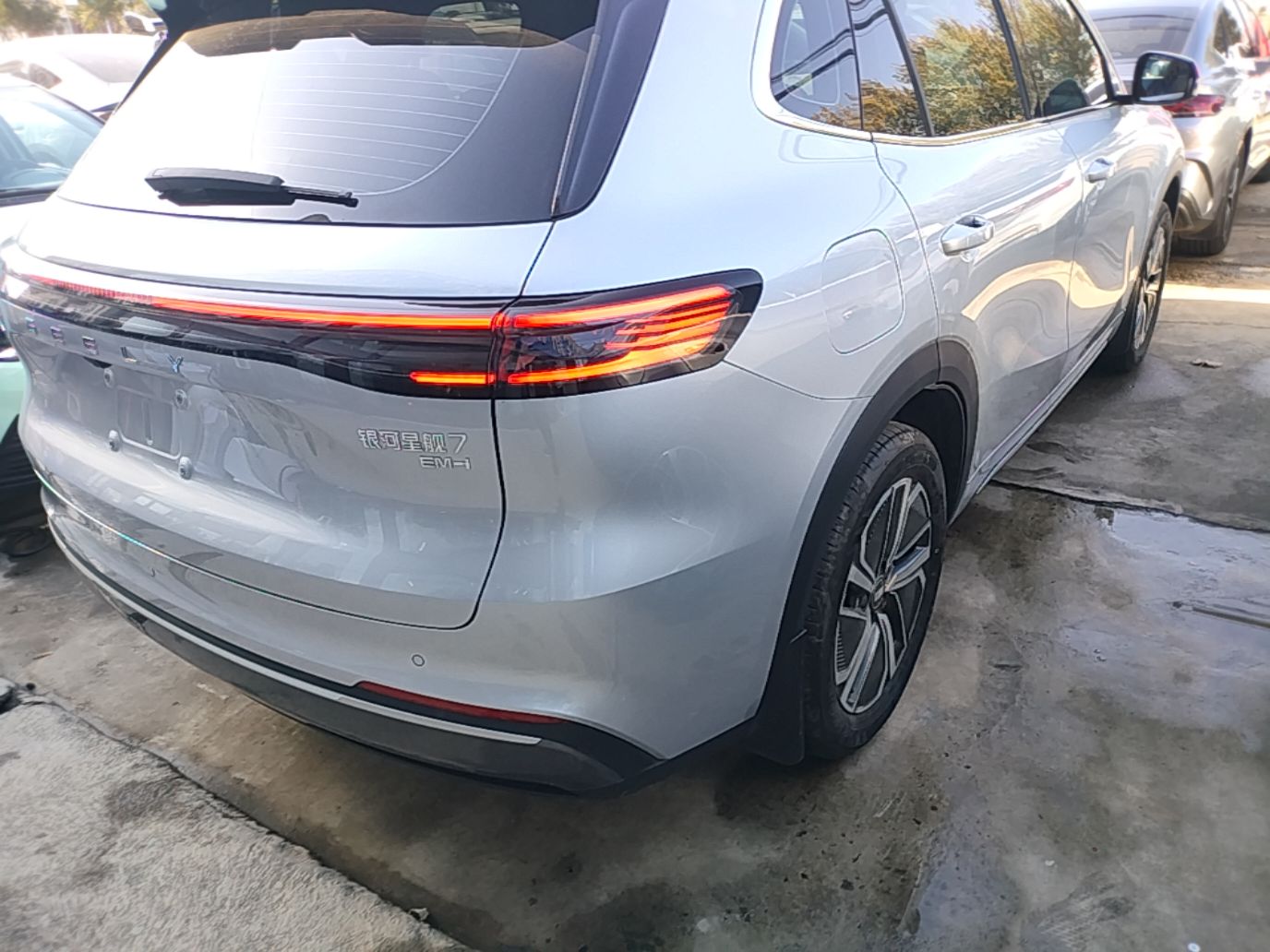 Geely Galaxy Xingjian 7 EM-i 2025 120km Exploration+ Version — снимка 9