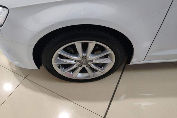 Used Audi A3 2018 30th Anniversary Edition Sportback 35 TFSI Ambition Model Left Front Wheel Hub