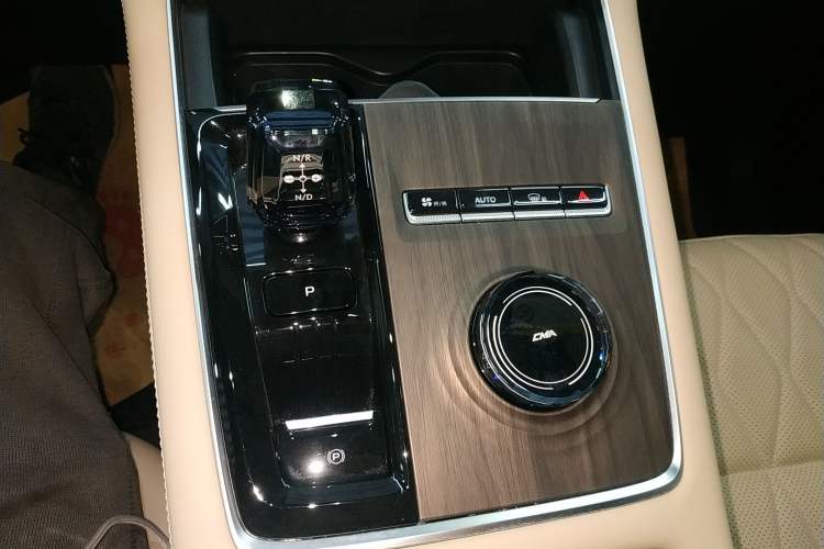 Used Geely Auto Monjaro L 2025 Dongfang Yao 2.0TD Automatic Lanxing Edition
