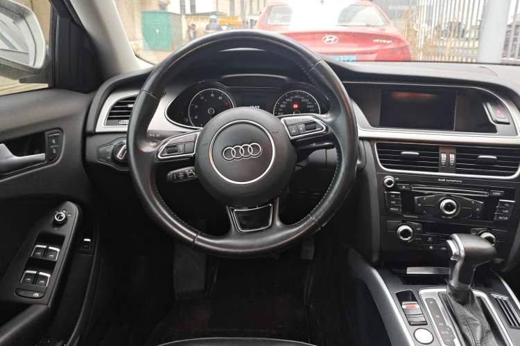 Used Audi A4L 2016 35 TFSI Collector's Edition Automatic Standard Model Steering Wheel
