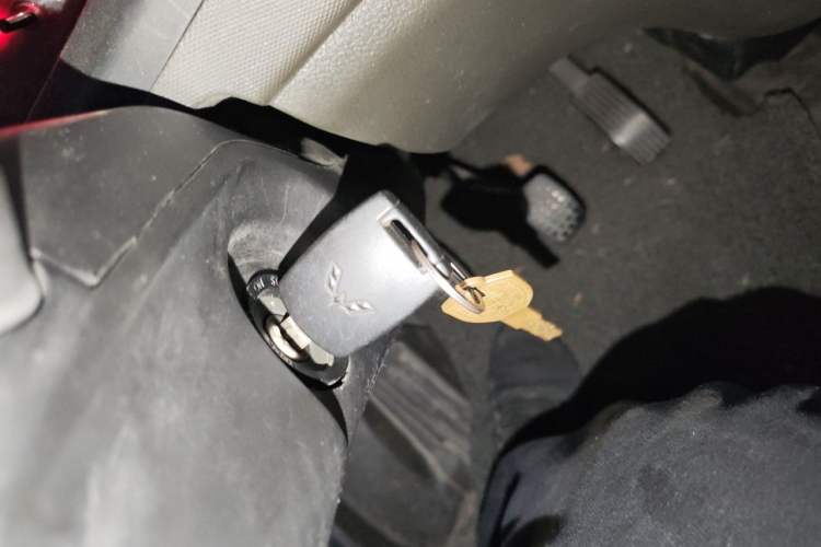 Used Wuling Rongguang S 2021 1.2L Base Model 7-Seater LSI
