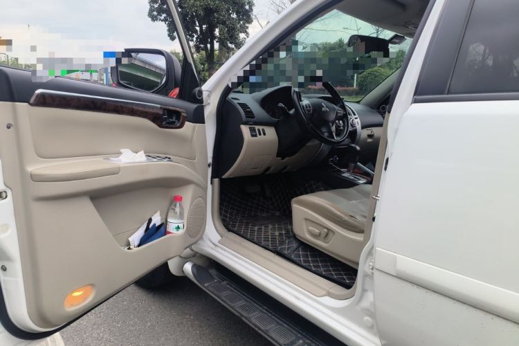 Used Mitsubishi Pajero Sport 2013 3.0L Automatic Two-Wheel Drive Luxury Edition Driver Seat